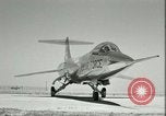 Standbild F-104A Starfighter California United States USA, 1956, aus Sekunde 19 historischem Filmmaterial Videoclip 65675021306