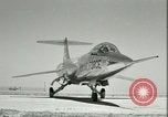Standbild F-104A Starfighter California United States USA, 1956, aus Sekunde 20 historischem Filmmaterial Videoclip 65675021306