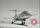 Standbild F-104A Starfighter California United States USA, 1956, aus Sekunde 21 historischem Filmmaterial Videoclip 65675021306