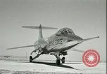 Standbild F-104A Starfighter California United States USA, 1956, aus Sekunde 23 historischem Filmmaterial Videoclip 65675021306