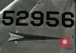 Standbild F-104A Starfighter California United States USA, 1956, aus Sekunde 26 historischem Filmmaterial Videoclip 65675021306