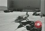 Standbild F-104A Starfighter California United States USA, 1956, aus Sekunde 62 historischem Filmmaterial Videoclip 65675021308
