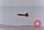 Standbild Erste high powered Flug X-15 California United States USA, 1960, aus Sekunde 45 historischem Filmmaterial Videoclip 65675021329