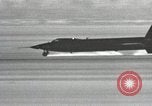 Standbild X-15 Landung California United States USA, 1959, aus Sekunde 22 historischem Filmmaterial Videoclip 65675021360