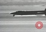 Standbild X-15 Landung California United States USA, 1959, aus Sekunde 23 historischem Filmmaterial Videoclip 65675021360
