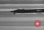 Standbild X-15 Landung California United States USA, 1959, aus Sekunde 25 historischem Filmmaterial Videoclip 65675021360