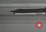 Standbild X-15 Landung California United States USA, 1959, aus Sekunde 29 historischem Filmmaterial Videoclip 65675021360