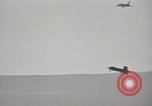 Standbild X-15 landet auf Rogers Dry Lake Start- und Landebahn California United States USA, 1959, aus Sekunde 4 historischem Filmmaterial Videoclip 65675021365