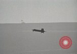 Standbild X-15 landet auf Rogers Dry Lake Start- und Landebahn California United States USA, 1959, aus Sekunde 6 historischem Filmmaterial Videoclip 65675021365