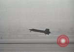 Standbild X-15 landet auf Rogers Dry Lake Start- und Landebahn California United States USA, 1959, aus Sekunde 13 historischem Filmmaterial Videoclip 65675021365