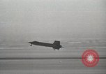 Standbild X-15 landet auf Rogers Dry Lake Start- und Landebahn California United States USA, 1959, aus Sekunde 14 historischem Filmmaterial Videoclip 65675021365