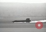 Standbild X-15 landet auf Rogers Dry Lake Start- und Landebahn California United States USA, 1959, aus Sekunde 18 historischem Filmmaterial Videoclip 65675021365