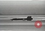 Standbild X-15 landet auf Rogers Dry Lake Start- und Landebahn California United States USA, 1959, aus Sekunde 24 historischem Filmmaterial Videoclip 65675021365