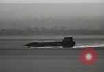 Standbild X-15 landet auf Rogers Dry Lake Start- und Landebahn California United States USA, 1959, aus Sekunde 29 historischem Filmmaterial Videoclip 65675021365