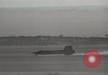 Standbild X-15 landet auf Rogers Dry Lake Start- und Landebahn California United States USA, 1959, aus Sekunde 37 historischem Filmmaterial Videoclip 65675021365