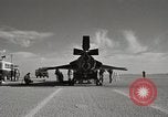 Standbild Techniker prüfen X-15 nach der Landung California United States USA, 1959, aus Sekunde 11 historischem Filmmaterial Videoclip 65675021367