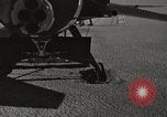 Standbild Techniker prüfen X-15 nach der Landung California United States USA, 1959, aus Sekunde 15 historischem Filmmaterial Videoclip 65675021367