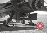 Standbild Techniker prüfen X-15 nach der Landung California United States USA, 1959, aus Sekunde 24 historischem Filmmaterial Videoclip 65675021367