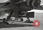 Standbild Techniker prüfen X-15 nach der Landung California United States USA, 1959, aus Sekunde 25 historischem Filmmaterial Videoclip 65675021367