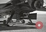 Standbild Techniker prüfen X-15 nach der Landung California United States USA, 1959, aus Sekunde 27 historischem Filmmaterial Videoclip 65675021367