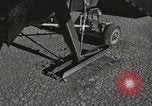 Standbild Techniker prüfen X-15 nach der Landung California United States USA, 1959, aus Sekunde 37 historischem Filmmaterial Videoclip 65675021367