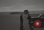 Standbild erste unabhängige Motorflug eines X-15 Rakete Ebene California United States USA, 1959, aus Sekunde 51 historischem Filmmaterial Videoclip 65675021368