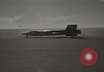 Standbild erste unabhängige Motorflug eines X-15 Rakete Ebene California United States USA, 1959, aus Sekunde 53 historischem Filmmaterial Videoclip 65675021368