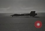 Standbild erste unabhängige Motorflug eines X-15 Rakete Ebene California United States USA, 1959, aus Sekunde 54 historischem Filmmaterial Videoclip 65675021368