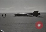 Standbild erste unabhängige Motorflug eines X-15 Rakete Ebene California United States USA, 1959, aus Sekunde 59 historischem Filmmaterial Videoclip 65675021368