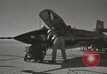 Standbild Erster Motorflug der X-15 California United States USA, 1959, aus Sekunde 37 historischem Filmmaterial Videoclip 65675021369