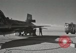 Standbild Erster Motorflug der X-15 California United States USA, 1959, aus Sekunde 45 historischem Filmmaterial Videoclip 65675021369