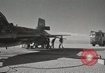 Standbild Erster Motorflug der X-15 California United States USA, 1959, aus Sekunde 46 historischem Filmmaterial Videoclip 65675021369