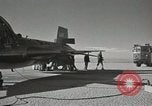 Standbild Erster Motorflug der X-15 California United States USA, 1959, aus Sekunde 47 historischem Filmmaterial Videoclip 65675021369