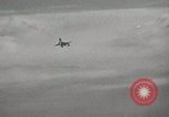 Standbild X-15 erster Motorflug California United States USA, 1959, aus Sekunde 54 historischem Filmmaterial Videoclip 65675021370