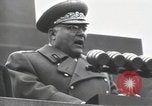 Standbild Moskau Parade feiert 40-jähriges Bestehen der Sowjetunion Moskau Russland Sowjetunion, 1957, aus Sekunde 18 historischem Filmmaterial Videoclip 65675021410