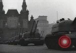 Standbild Moskau Parade feiert 40-jähriges Bestehen der Sowjetunion Moskau Russland Sowjetunion, 1957, aus Sekunde 38 historischem Filmmaterial Videoclip 65675021410
