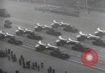 Standbild Moskau Parade feiert 40-jähriges Bestehen der Sowjetunion Moskau Russland Sowjetunion, 1957, aus Sekunde 41 historischem Filmmaterial Videoclip 65675021410