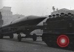 Standbild Moskau Parade feiert 40-jähriges Bestehen der Sowjetunion Moskau Russland Sowjetunion, 1957, aus Sekunde 47 historischem Filmmaterial Videoclip 65675021410