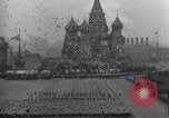 Standbild Moskau Parade feiert 40-jähriges Bestehen der Sowjetunion Moskau Russland Sowjetunion, 1957, aus Sekunde 55 historischem Filmmaterial Videoclip 65675021410