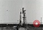 Standbild Atlas 130D Rakete Cape Canaveral Florida USA, 1963, aus Sekunde 3 historischem Filmmaterial Videoclip 65675021467