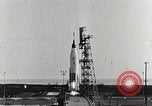 Standbild Atlas 130D Rakete Cape Canaveral Florida USA, 1963, aus Sekunde 6 historischem Filmmaterial Videoclip 65675021467