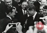 Standbild John Fitzgerald Kennedy Präsentation zu großen Cooper United States USA, 1963, aus Sekunde 23 historischem Filmmaterial Videoclip 65675021468