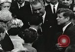 Standbild John Fitzgerald Kennedy Präsentation zu großen Cooper United States USA, 1963, aus Sekunde 48 historischem Filmmaterial Videoclip 65675021468