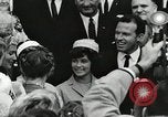 Standbild John Fitzgerald Kennedy Präsentation zu großen Cooper United States USA, 1963, aus Sekunde 60 historischem Filmmaterial Videoclip 65675021468