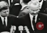 Standbild Weiße Haus Preisverleihung United States USA, 1963, aus Sekunde 22 historischem Filmmaterial Videoclip 65675021469