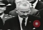 Standbild Weiße Haus Preisverleihung United States USA, 1963, aus Sekunde 29 historischem Filmmaterial Videoclip 65675021469