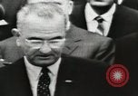 Standbild Weiße Haus Preisverleihung United States USA, 1963, aus Sekunde 34 historischem Filmmaterial Videoclip 65675021469