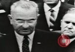 Standbild Weiße Haus Preisverleihung United States USA, 1963, aus Sekunde 37 historischem Filmmaterial Videoclip 65675021469
