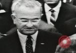 Standbild Weiße Haus Preisverleihung United States USA, 1963, aus Sekunde 40 historischem Filmmaterial Videoclip 65675021469