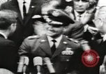 Standbild Weiße Haus Preisverleihung United States USA, 1963, aus Sekunde 49 historischem Filmmaterial Videoclip 65675021469
